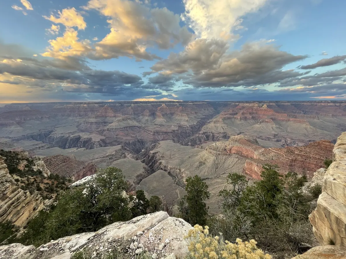 Buttes and layers seen from near Mather Point