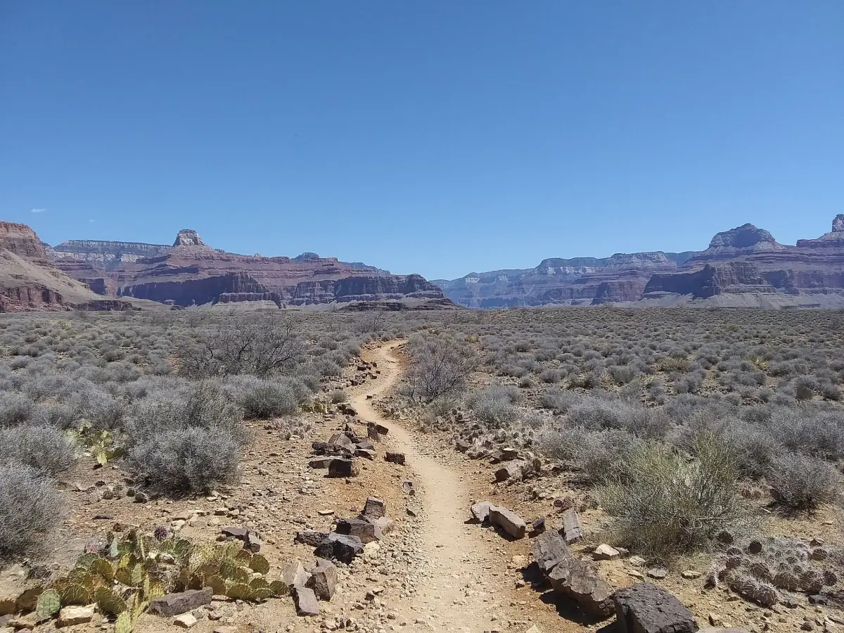The trail across the Tonto Platform to Plateau Point