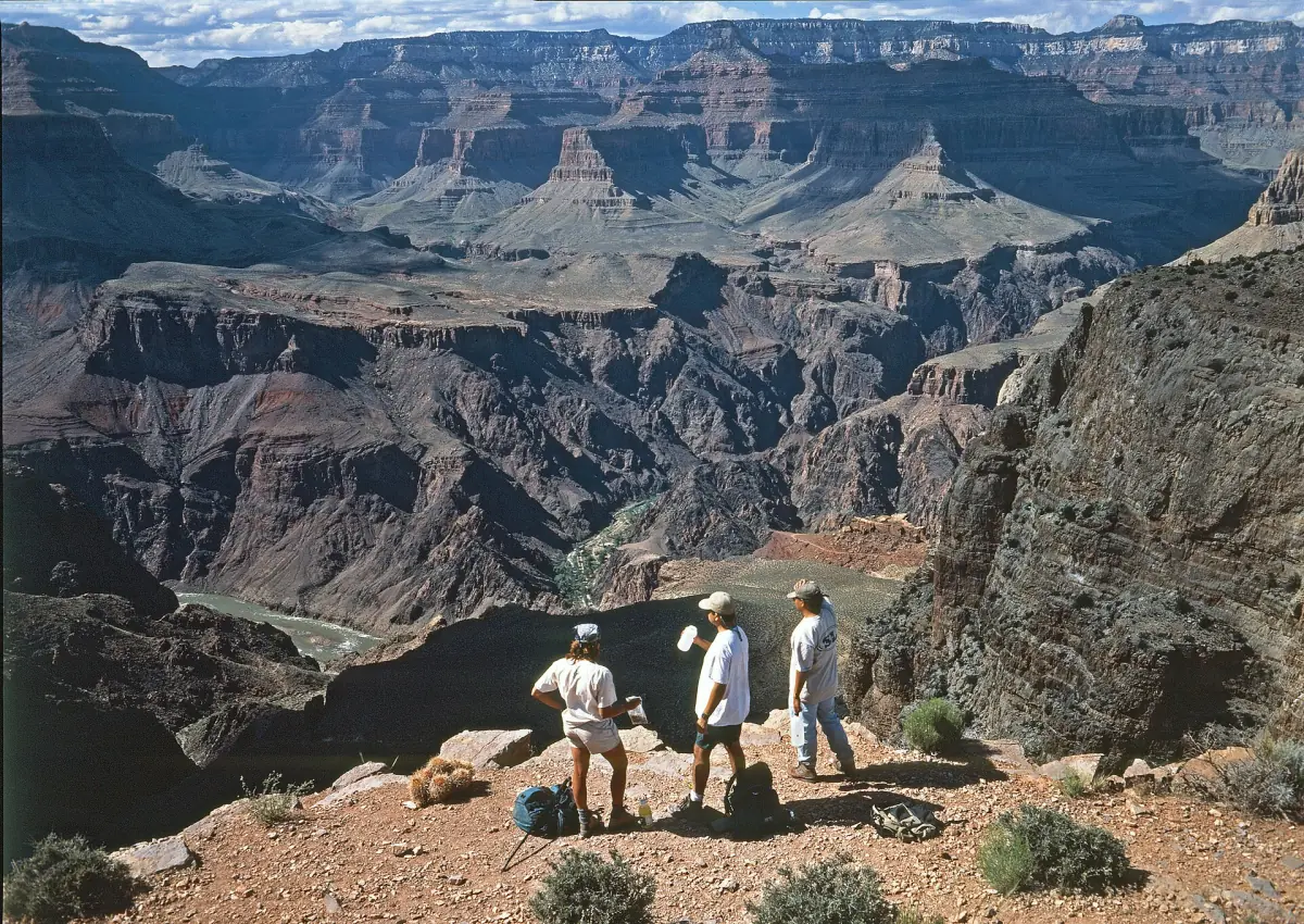 Hikers at Skeleton Point on the South Kaibab Trail