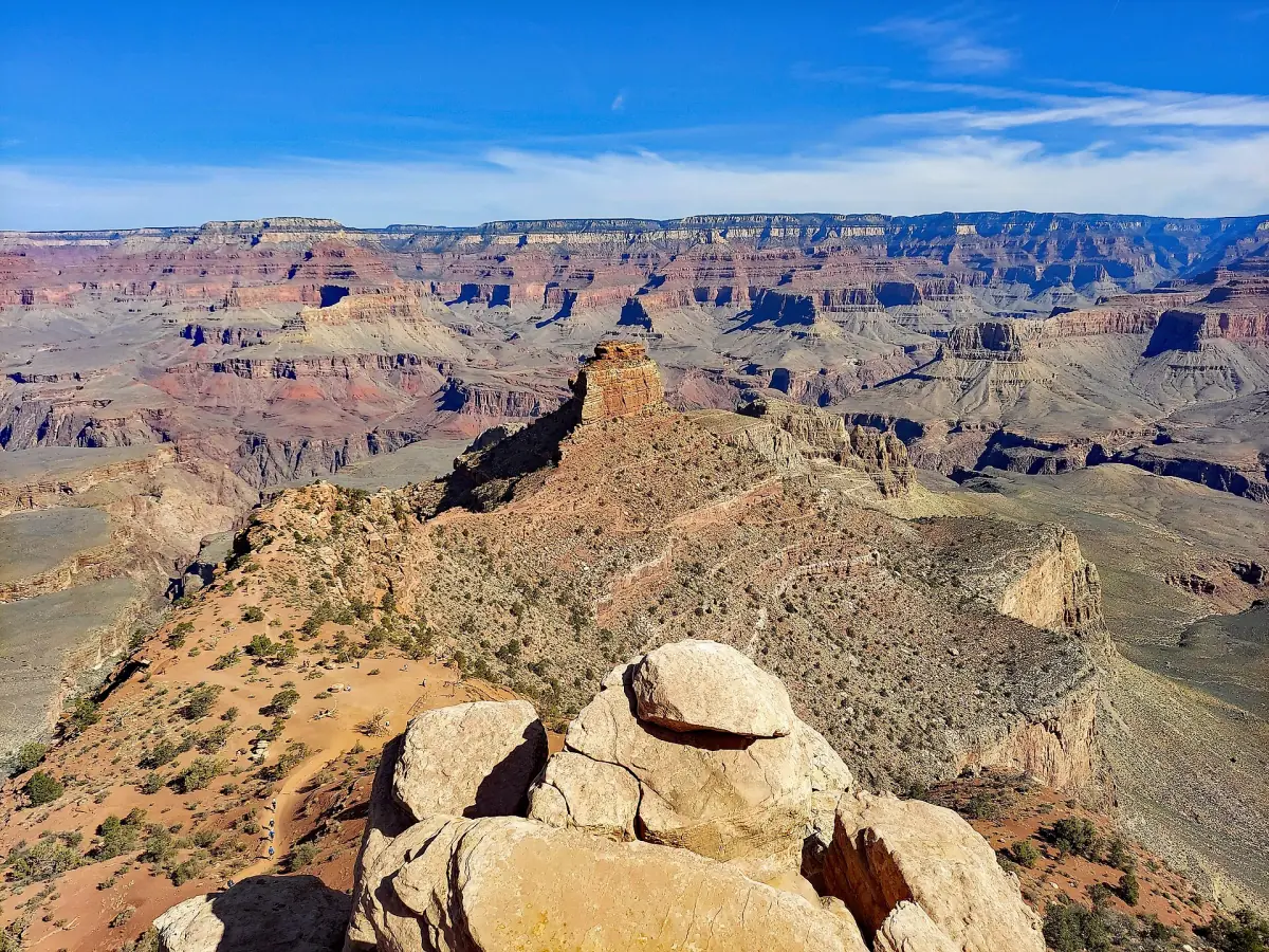 The South Kaibab Trail on a ridge
